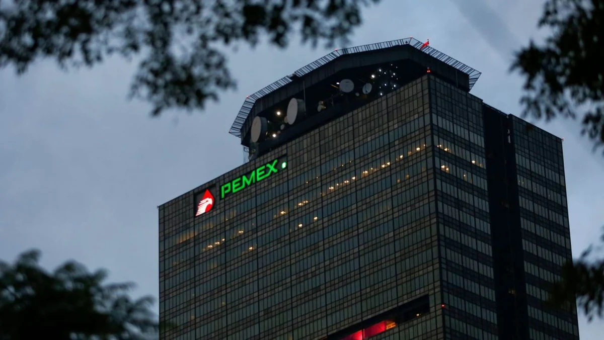 Revisión de cámaras en Torre Pemex, Ciudad de México